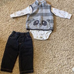 BNWOT/LIKE NEW 3-piece baby boy Carter’s raccoon vest/bodysuit/pants set 12M